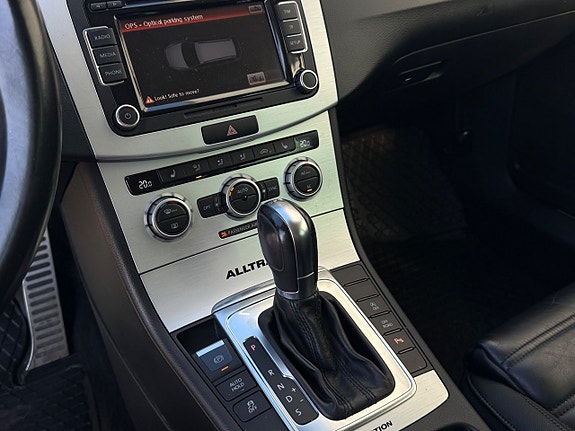 Volkswagen Passat 11 of 15