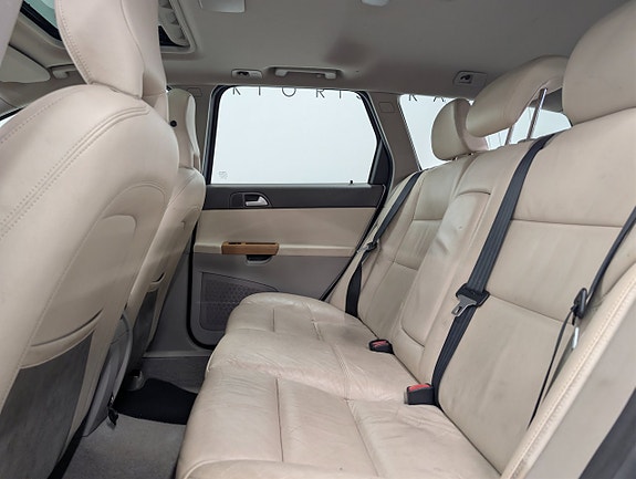 Volvo V50 4 of 20