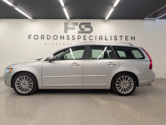 Volvo V50 2 of 20