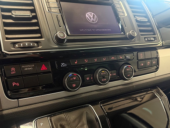 Volkswagen Multivan 13 of 19