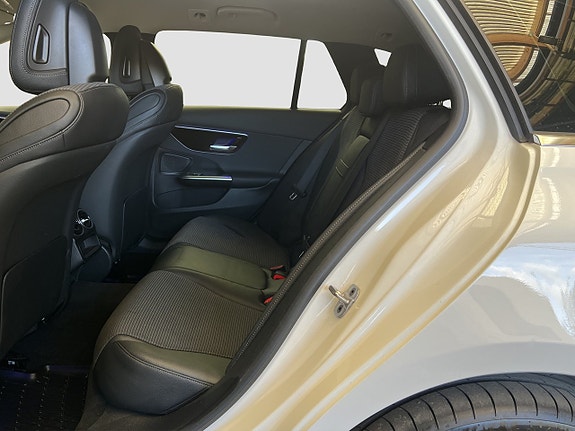 Mercedes-Benz C300 e 21 of 23