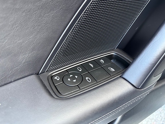 Porsche 911 Carrera 4S 26 of 30
