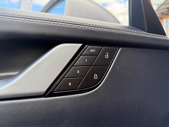 Porsche 911 Carrera 4S 27 of 30