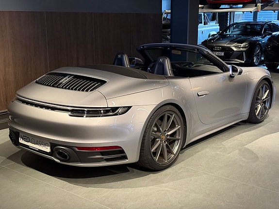Porsche 911 Carrera 4S 6 of 30