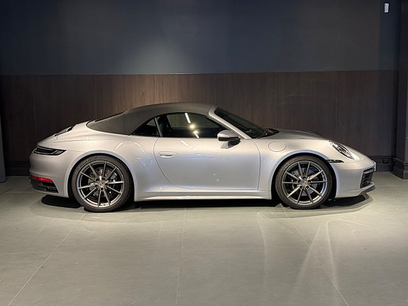 Porsche 911 Carrera 4S 10 of 30