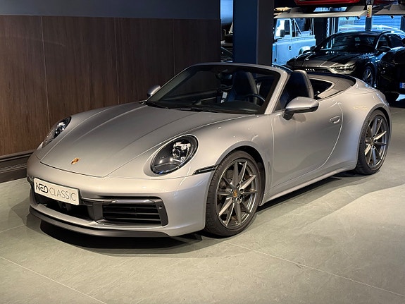 Porsche 911 Carrera 4S 2 of 30