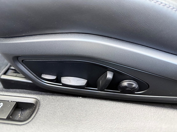Porsche 911 Carrera 4S 23 of 30