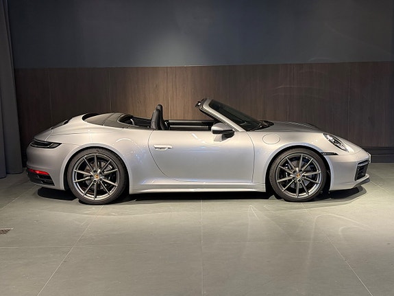 Porsche 911 Carrera 4S 5 of 30