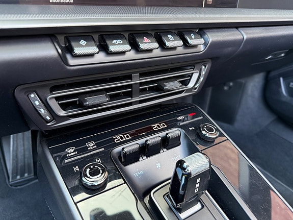 Porsche 911 Carrera 4S 22 of 30