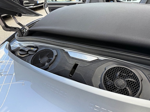 Porsche 911 Carrera 4S 29 of 30