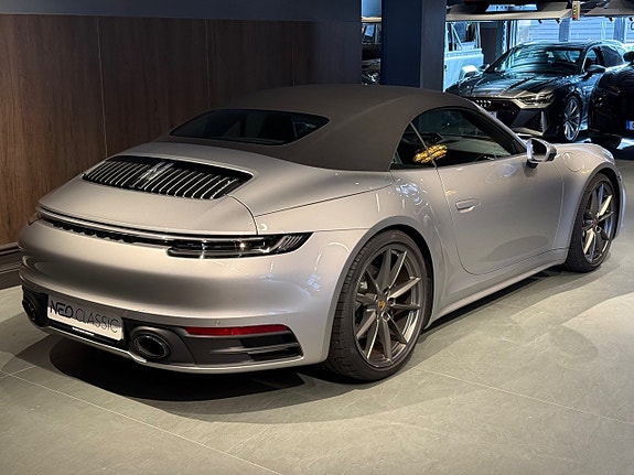 Porsche 911 Carrera 4S 11 of 30