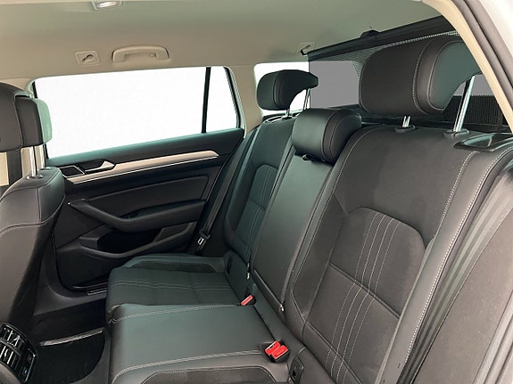 Volkswagen Passat Alltrack 22 of 30