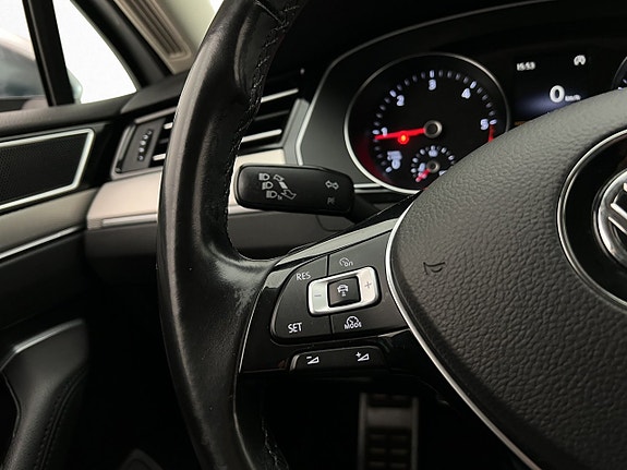 Volkswagen Passat Alltrack 13 of 30