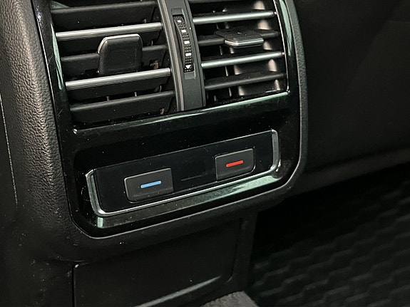 Volkswagen Passat Alltrack 23 of 30