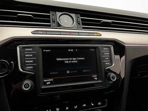 Volkswagen Passat Alltrack 17 of 30
