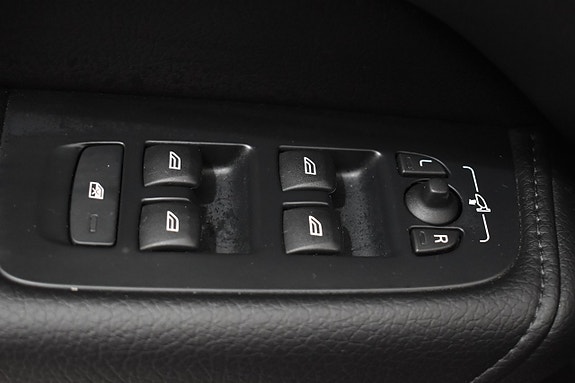 Volvo XC60 17 of 24