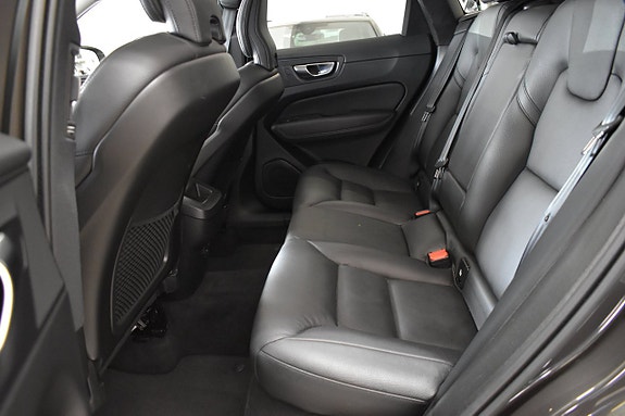 Volvo XC60 10 of 24