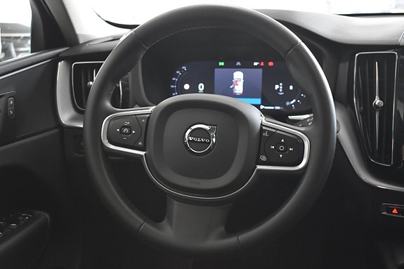 Volvo XC60 11 of 24