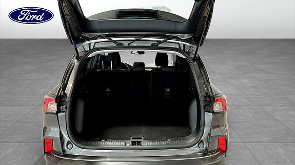 Ford Kuga 10 of 12