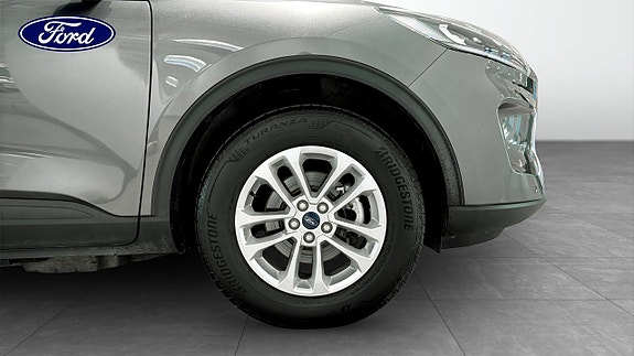 Ford Kuga 9 of 12