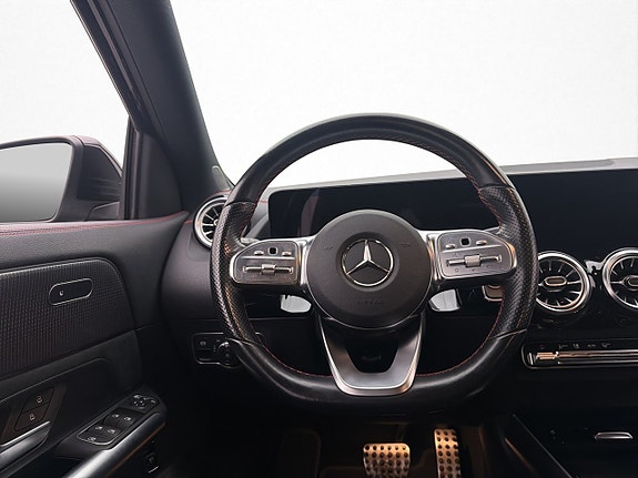 Mercedes-Benz EQA300 13 of 30