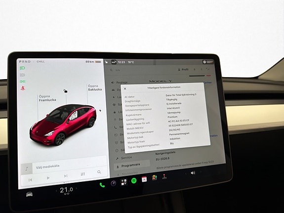 Tesla Model Y 18 of 30