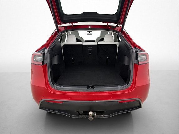 Tesla Model Y 11 of 30