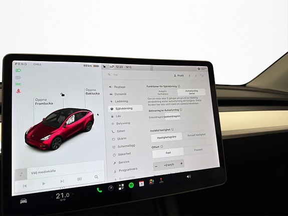 Tesla Model Y 22 of 30