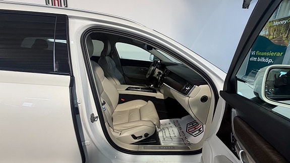 Volvo V90 Cross Country 17 of 19