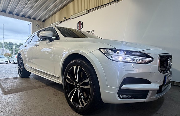 Volvo V90 Cross Country 14 of 19