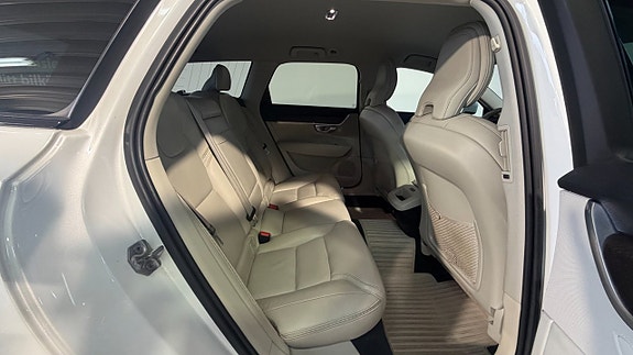 Volvo V90 Cross Country 19 of 19