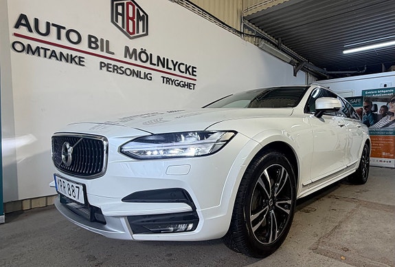 Volvo V90 Cross Country 2 of 19