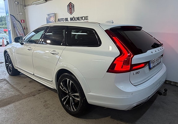 Volvo V90 Cross Country 4 of 19