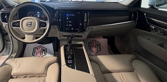 Volvo V90 Cross Country 7 of 19