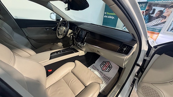Volvo V90 Cross Country 18 of 19