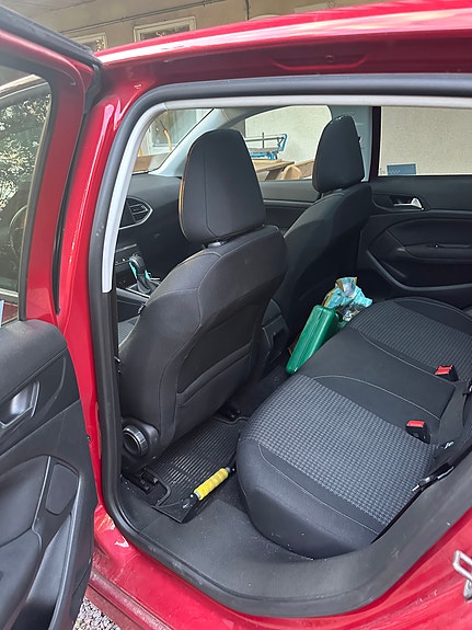 Peugeot 308 8 of 8