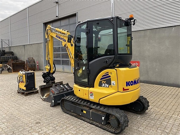 Komatsu PC33E-6 2 of 11