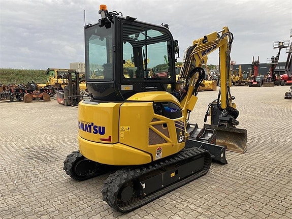 Komatsu PC33E-6 4 of 11