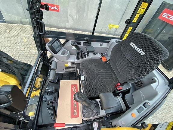 Komatsu PC33E-6 3 of 11