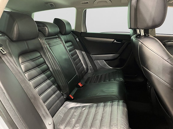 Volkswagen Passat 10 of 19