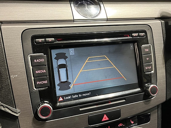Volkswagen Passat 18 of 19