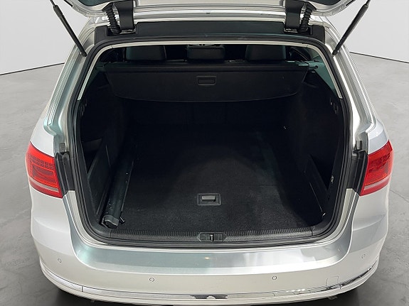 Volkswagen Passat 11 of 19