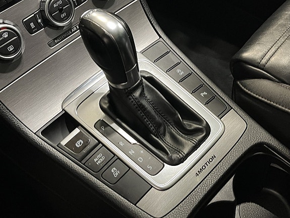 Volkswagen Passat 15 of 19