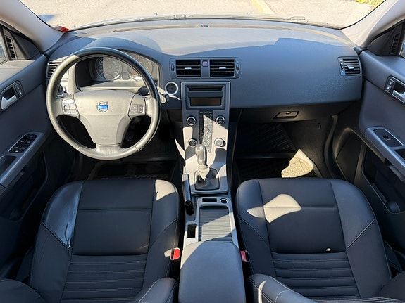 Volvo V50 7 of 8