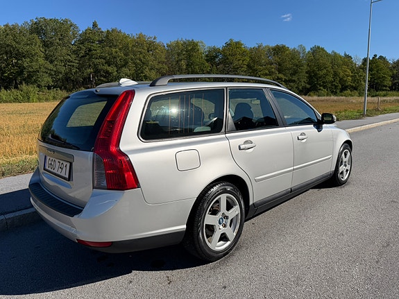 Volvo V50 3 of 8