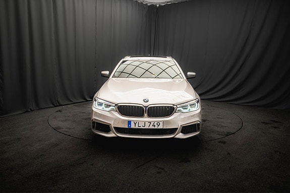 BMW M550d 3 of 30