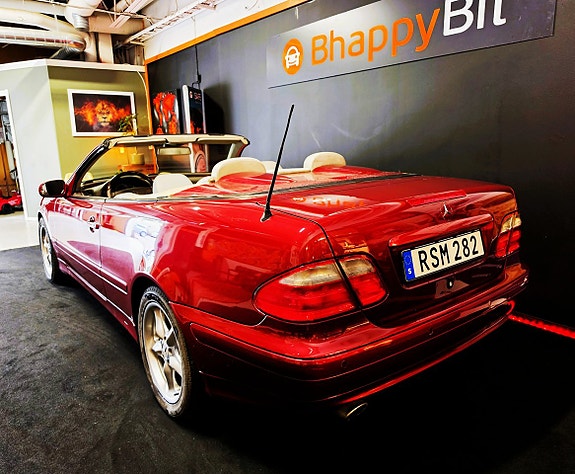 Mercedes-Benz CLK230 4 of 18