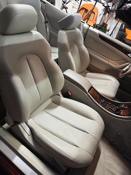 Mercedes-Benz CLK230 17 of 18