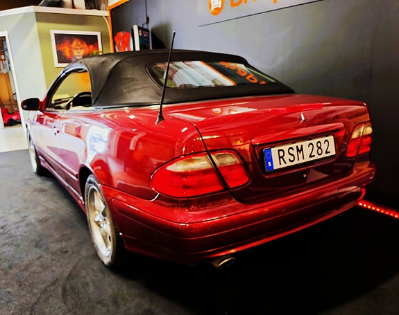 Mercedes-Benz CLK230 8 of 18
