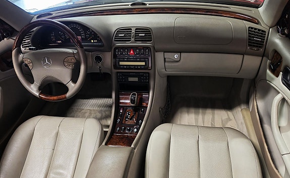 Mercedes-Benz CLK230 14 of 18